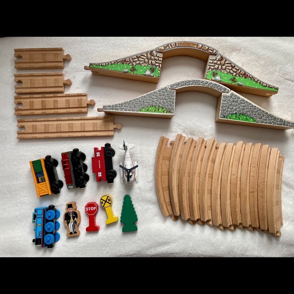Thomas the Train Wooden Train Set with Accessories